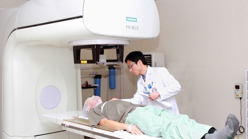 Những tác dụng phụ của xạ trị thường gặp ở bệnh nhân ung thư bạn cần biết 1