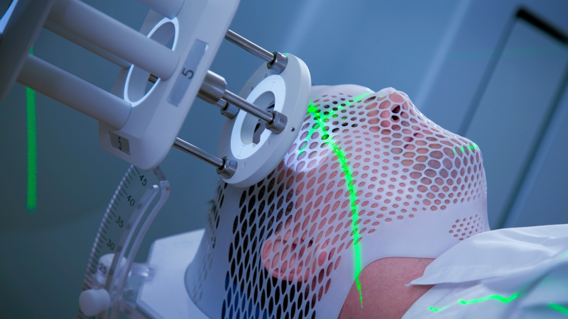 Xạ trị thường được kết hợp với các phương pháp điều trị khác