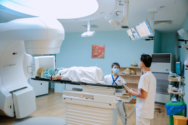 Xạ trị ung thư tuyến giáp có rụng tóc không và cần lưu ý những gì trong xạ trị? 3