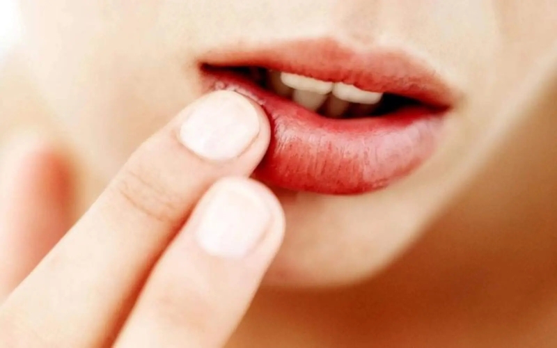 Xăm môi ăn dưa leo được không? Khám phá các lợi ích cho đôi môi 3
