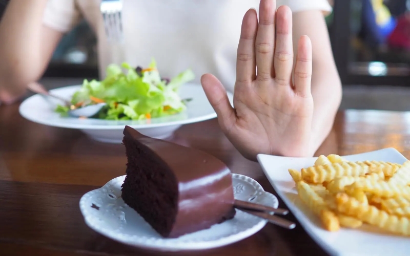 Xăm môi ăn dưa leo được không? Khám phá các lợi ích cho đôi môi 4