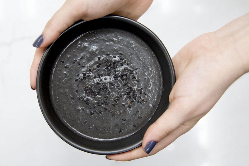 xăm môi ăn mè đen được không 3