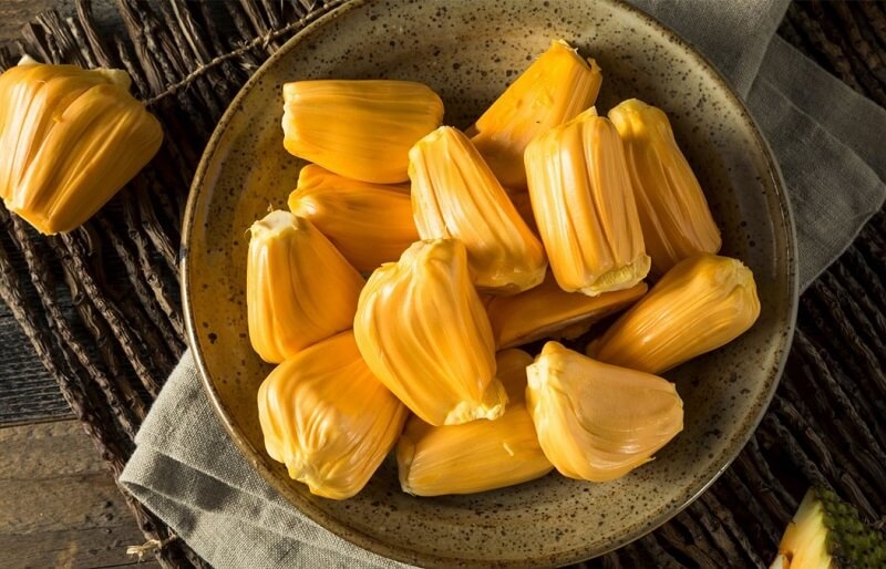 Vấn đề gặp phải khi xăm môi về ăn mít.