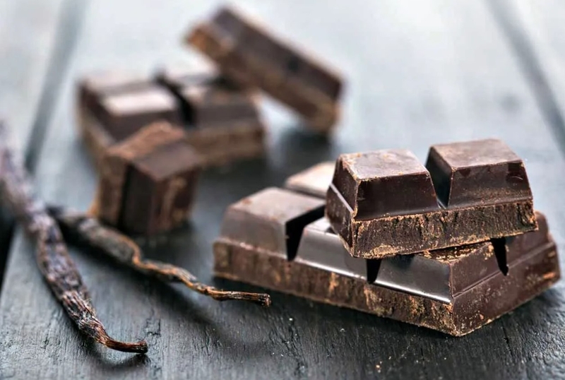 Xăm môi ăn socola được không? Nên kiêng ăn gì sau khi phun xăm môi? 1