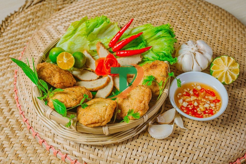 xăm môi có được ăn chả cá không 3