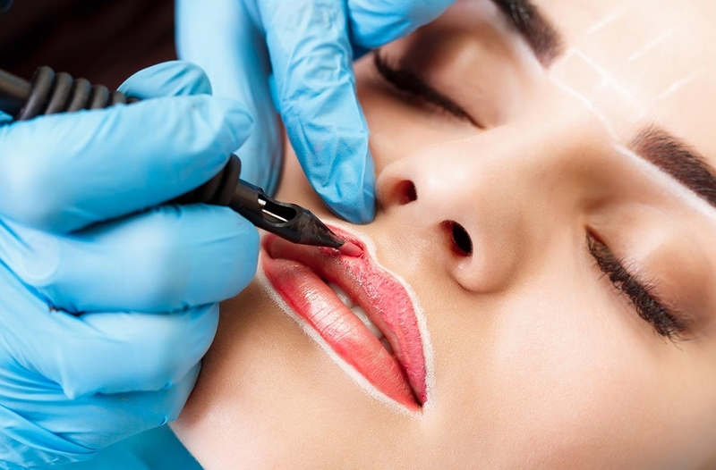 xăm môi có được rửa mặt không 1