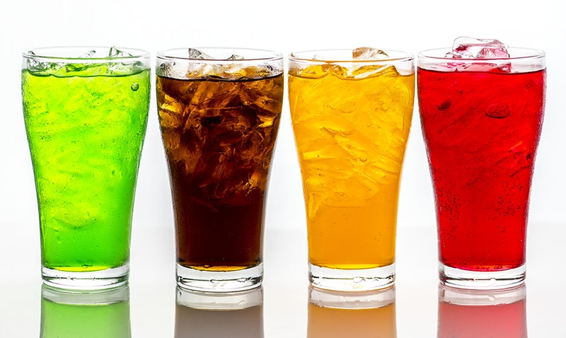 xăm môi có được uống nước ngọt không 1