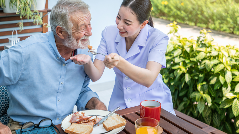 Xây dựng chế độ dinh dưỡng cho người cao tuổi 2