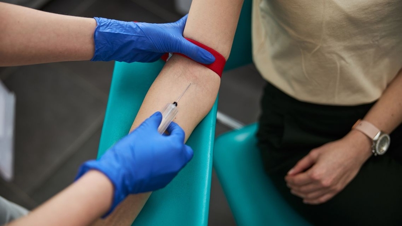 Cần thông báo đầy đủ cho bác sĩ tình trạng sức khỏe trước khi xét nghiệm