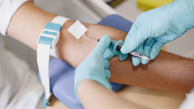 Xét nghiệm hGH cần lấy máu đúng quy trình để đảm bảo kết quả chính xác