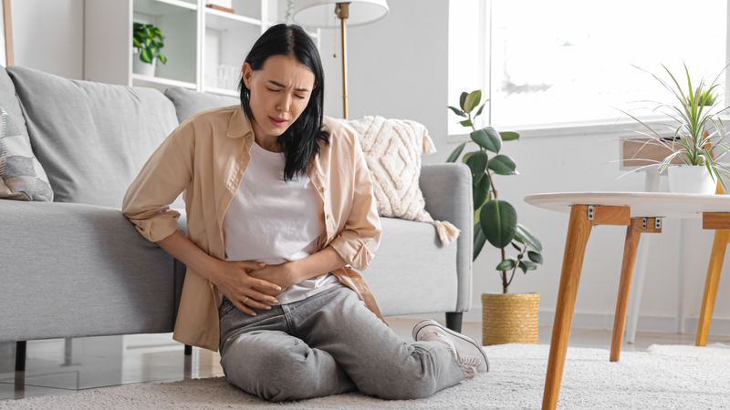 Khi bị đau bụng kéo dài bạn nên đi xét nghiệm giun sán