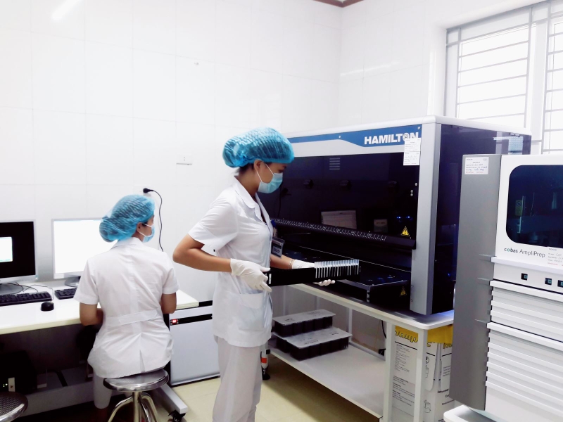 Xét nghiệm NAT HIV có chi phí cao hơn vì thủ thuật này đòi hỏi chuyên môn cao