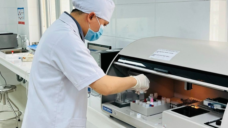 Âm tính sau 7 ngày vẫn cần xét nghiệm lại theo hướng dẫn của bác sĩ