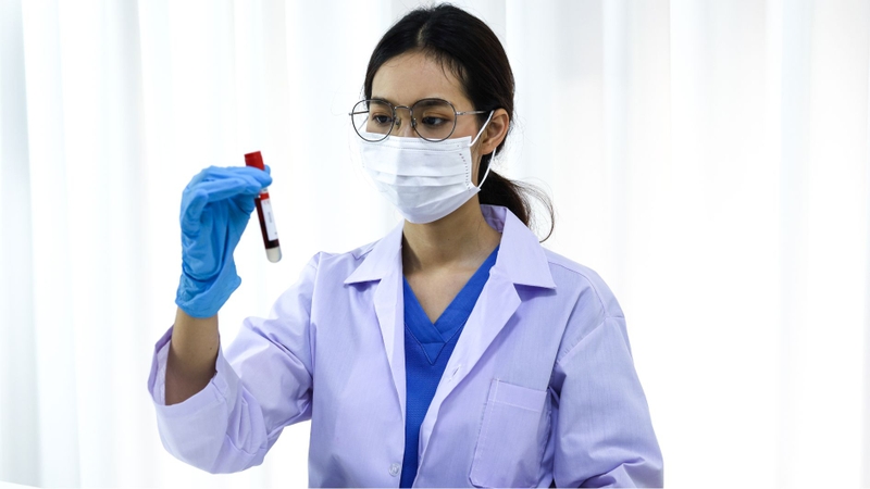 Đánh giá miễn dịch và giai đoạn bệnh qua kháng thể IgM, IgG