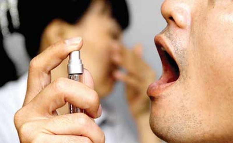 Xịt chống hôi miệng nguy cơ tiềm tàng ít ai biết 2