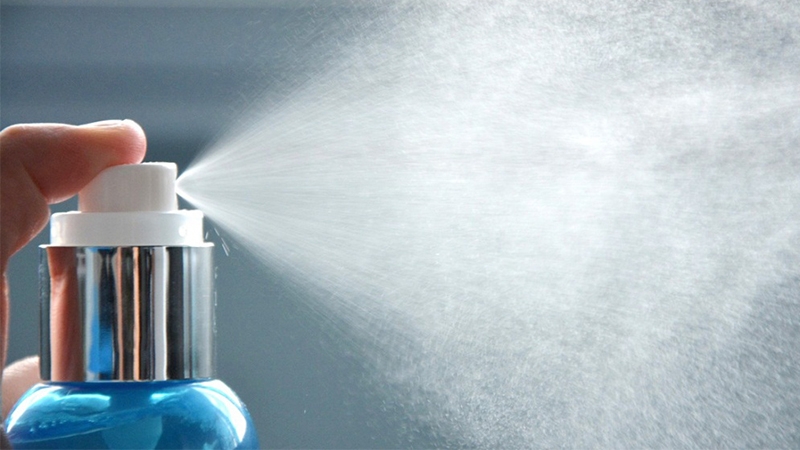Xịt khoáng là gì? Điểm mặt những tác dụng của xịt khoáng