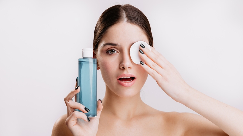 Xịt khoáng trước hay sau toner mới đúng quy trình chuẩn? 3