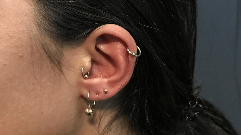 Xỏ khuyên bao lâu thì thay khuyên tai? Ăn gì cho mau lành? 3