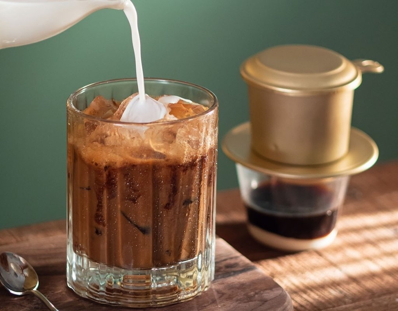 Xỏ khuyên có được uống cà phê không? 2