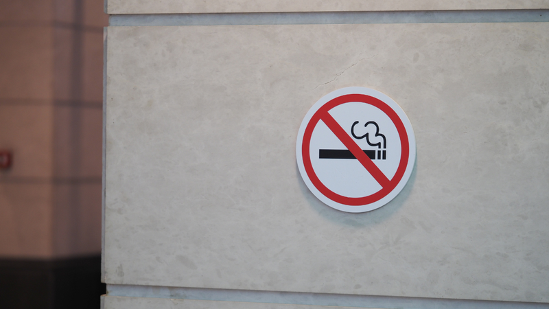 Ngừng hút thuốc lá, kể cả thuốc lá điện tử