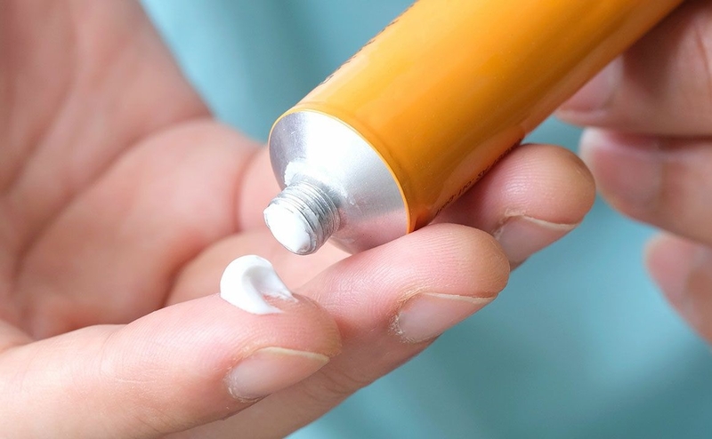 Sau khi xóa laser lông mày bị đỏ - Phải làm sao 3