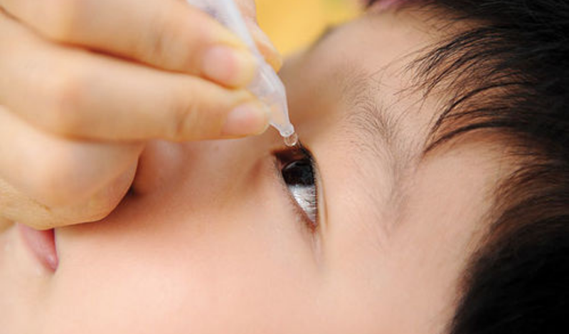 Điều trị xước giác mạc ở trẻ em