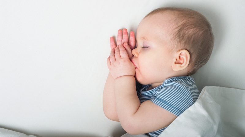 xương chẩm nhô cao ở trẻ sơ sinh 4