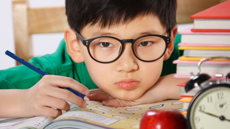 Cận thị học đường đang có xu hướng ngày một gia tăng hiện nay