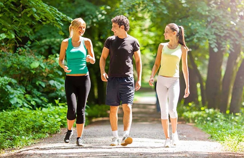 Có thể đi bộ nhẹ nhàng để quá trình tiêu hóa diễn ra hiệu quả hơn