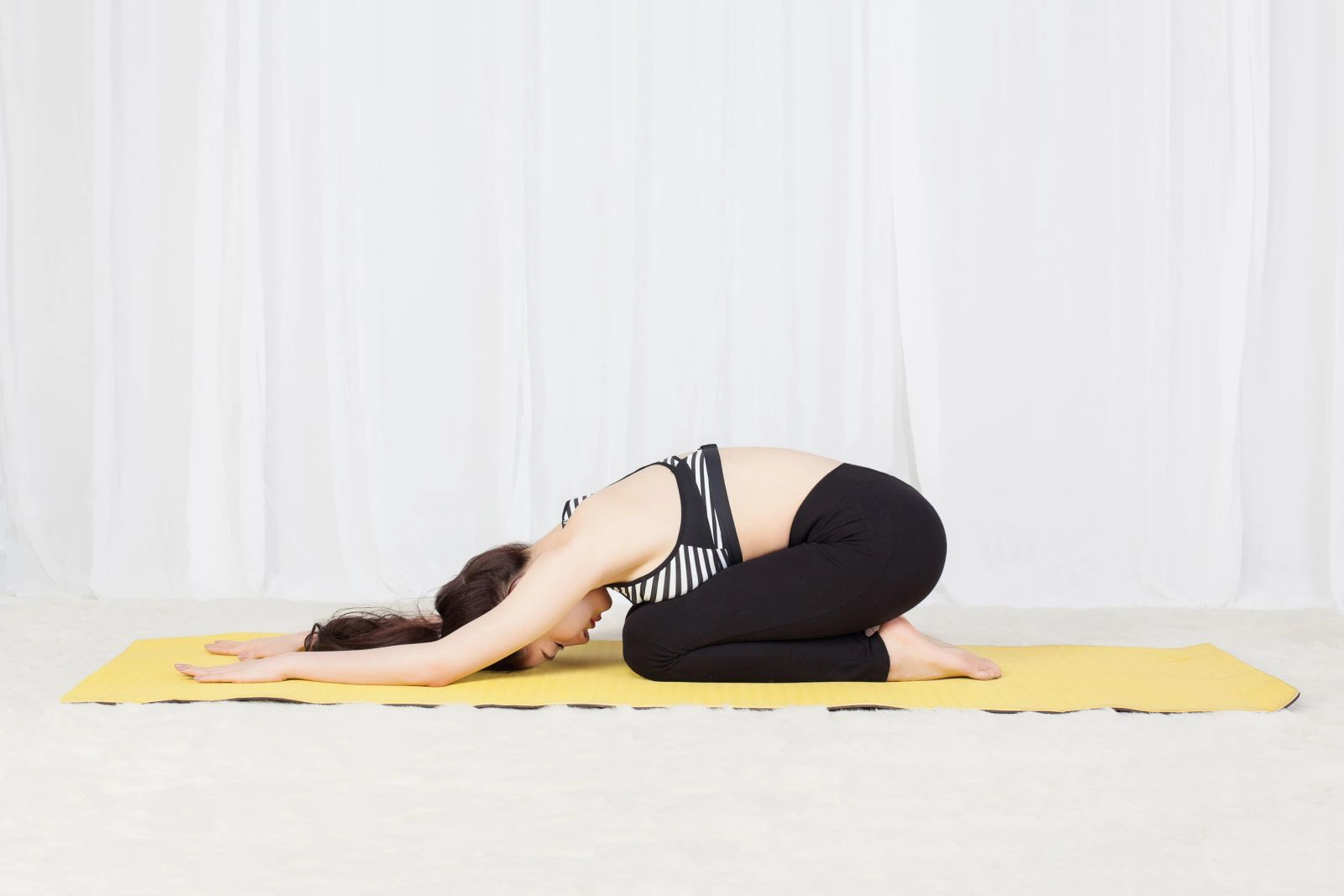 Các tư thế yoga đẹp: Vừa tạo hình ấn tượng vừa hữu ích đối với sức ...