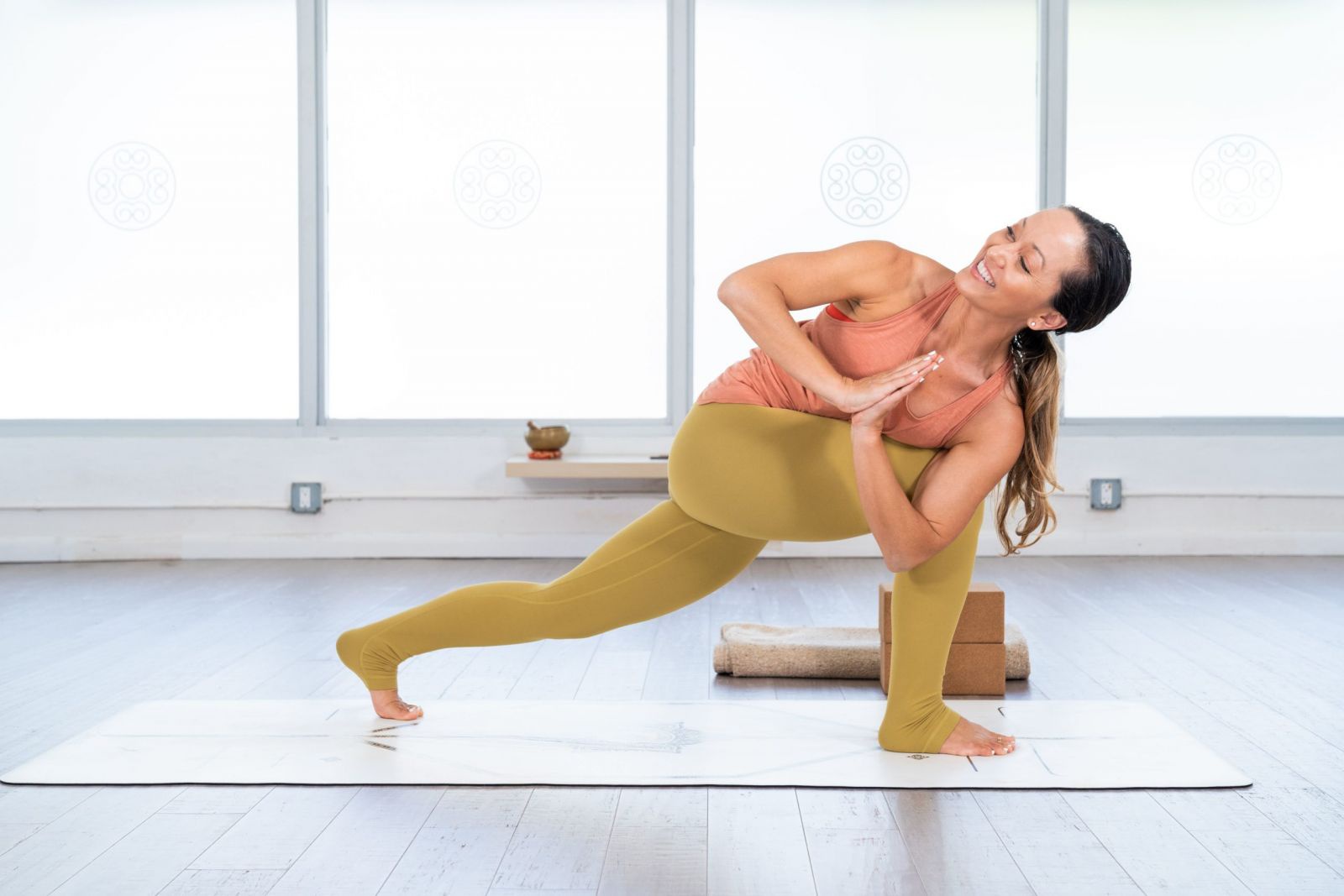 Lợi ích của rèn luyện Ashtanga Yoga - Nhà dung dịch FPT Long Châu