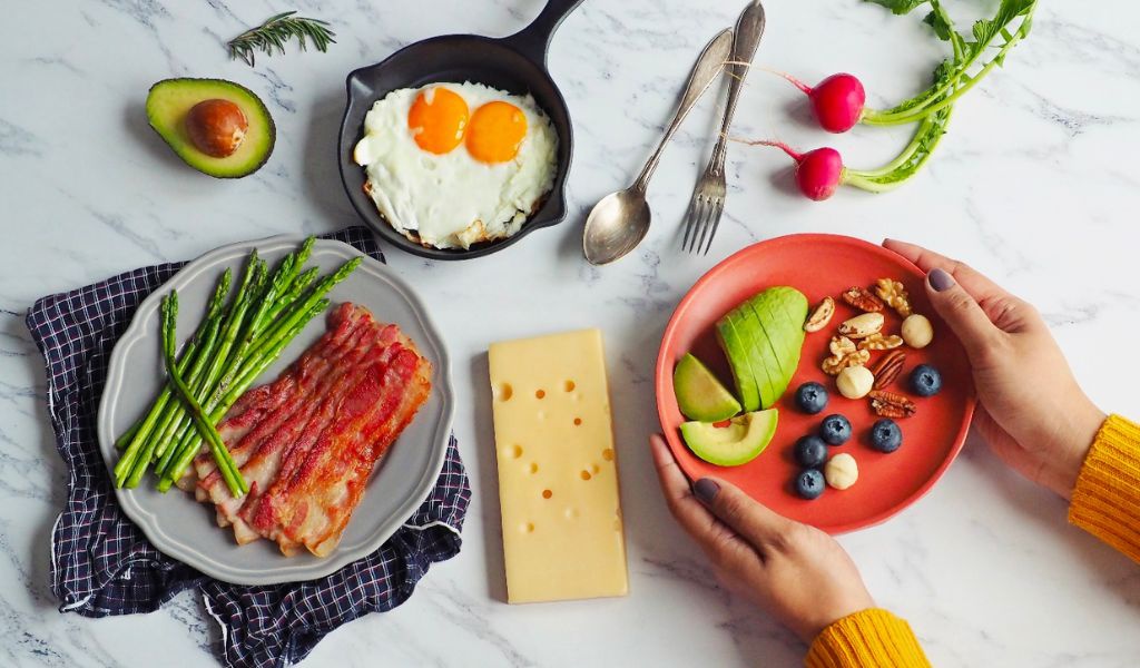 Thế nào là bữa ăn hợp lý? Cần bổ sung các nhóm chất dinh dưỡng nào? - Nhà  thuốc FPT Long Châu