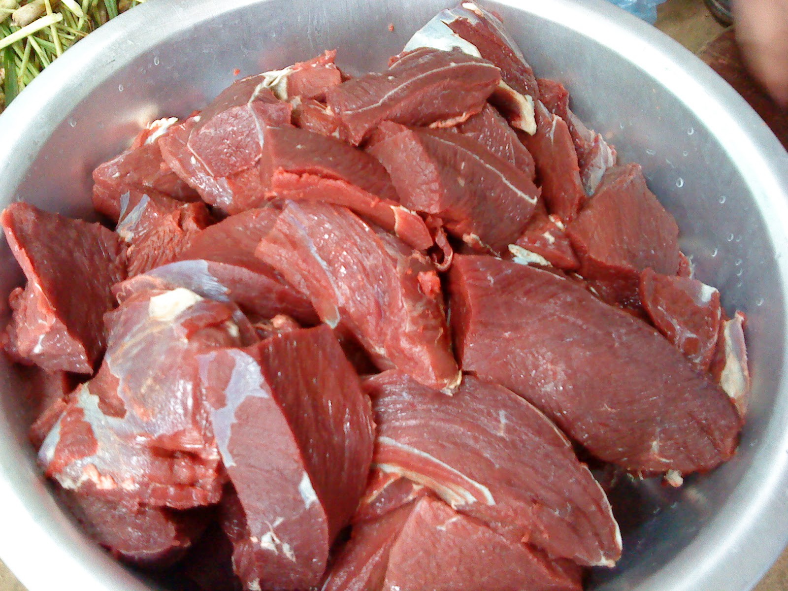 Thịt trâu: Thịt trâu là một phần không thể thiếu trong ẩm thực Việt Nam. Nếu bạn chưa từng thử, hãy cùng khám phá hương vị đậm đà và chất lượng của thịt trâu thông qua những hình ảnh đầy sống động.
