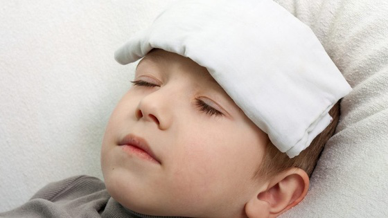 Trẻ bị viêm phế quản sốt nhiều ngày: Nguyên nhân và biện pháp điều trị 1