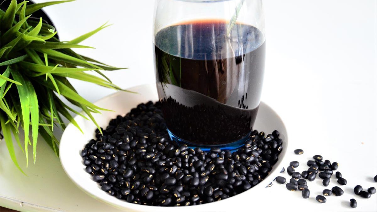 Các chất chống oxy hóa trong nước đậu đen có tác dụng gì?

