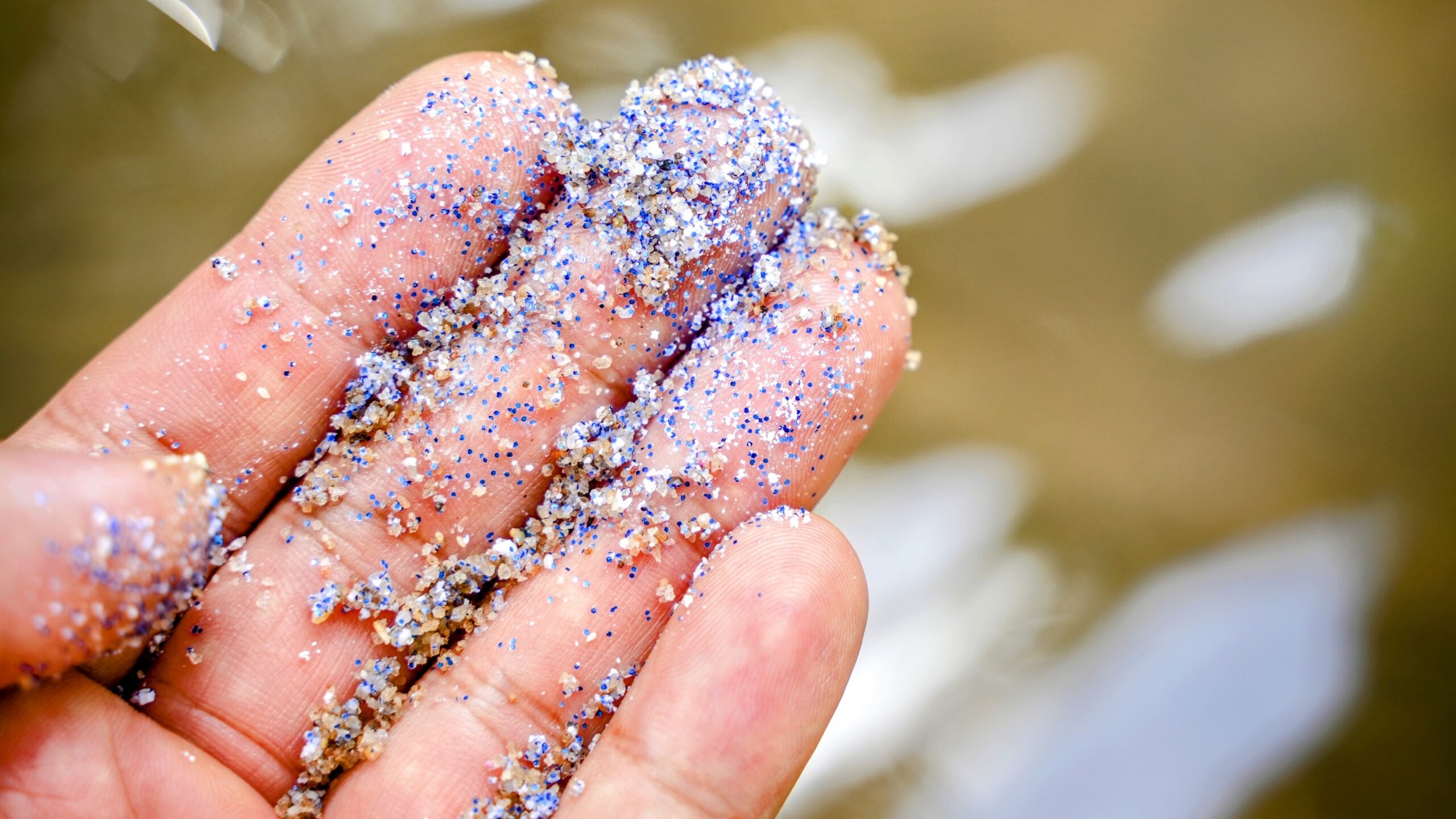 Microplastic là gì và những tác động đến sức khỏe chúng ta