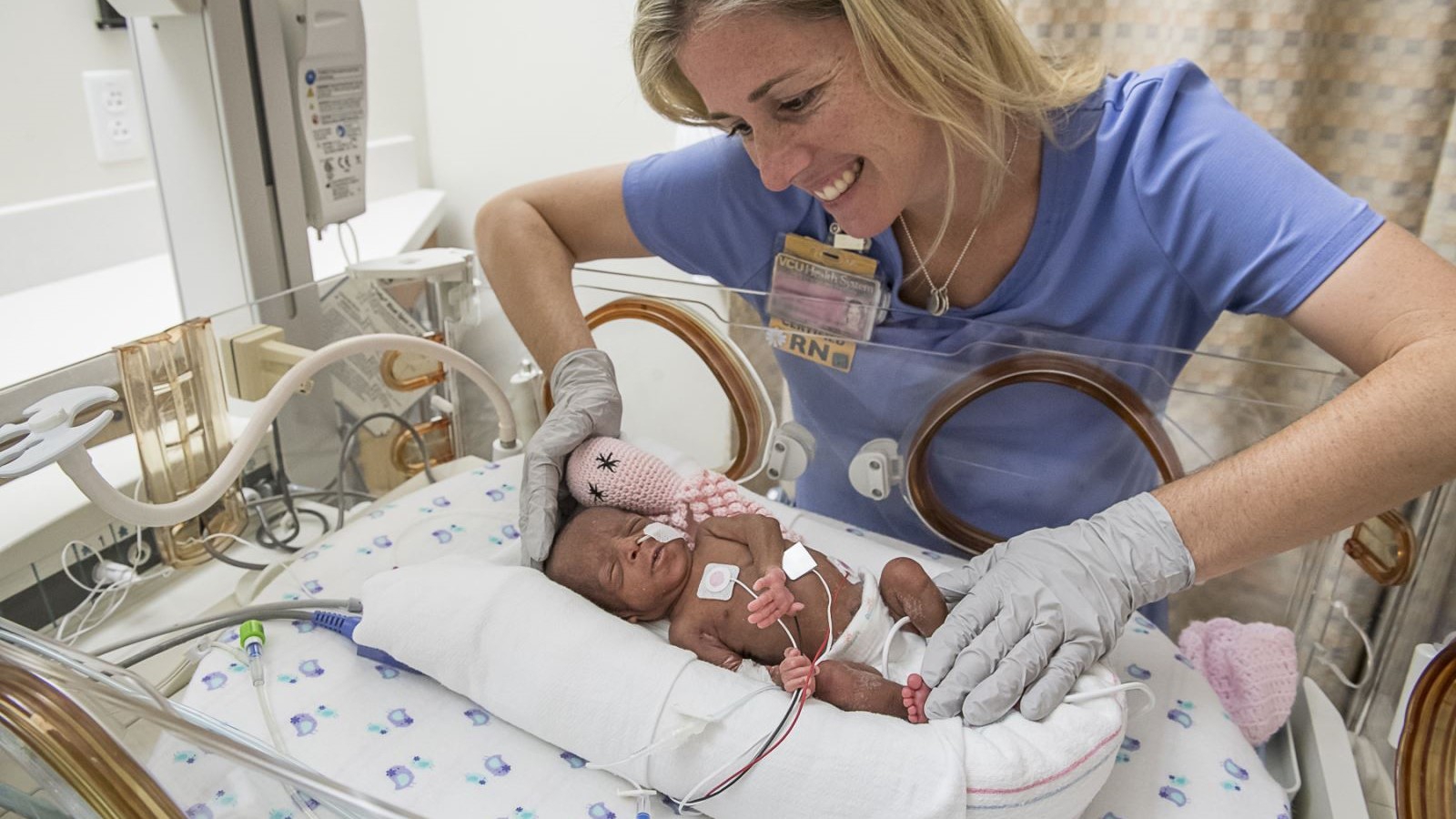 NICU là gì? Vai trò của khoa NICU đối với trẻ sơ sinh