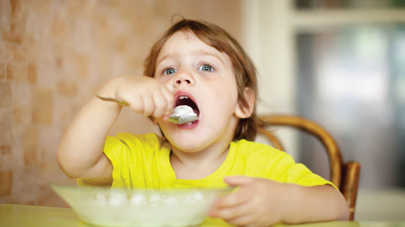 Trẻ 3 tuổi bị nôn sau khi ăn có nguy hiểm không? Các mẹ nên làm gì để cải thiện? 2