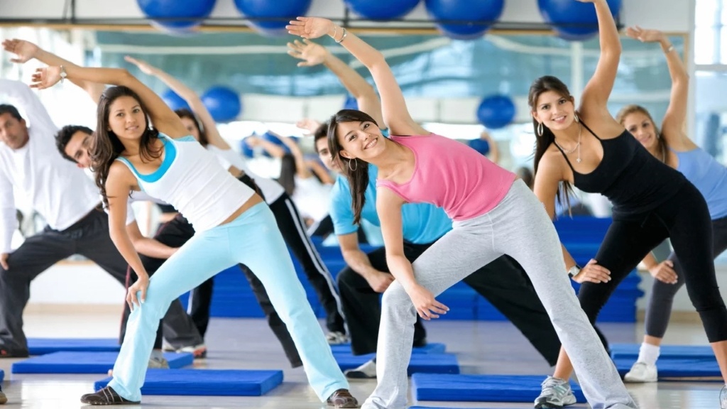 Nguyên tắc và nguy cơ cần lưu ý khi thực hiện thể dục aerobic để giảm cân toàn thân?
