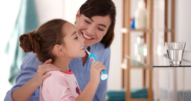 An tâm khi cho bé dùng bàn chải đánh răng trẻ em Oral-B Vitality D12 Disney Frozen 2
