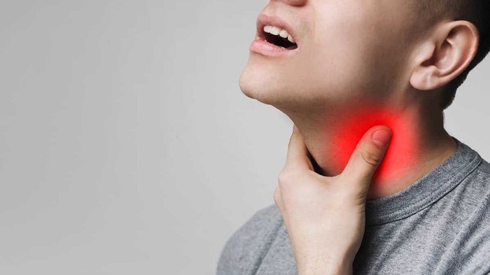 Huyệt Phong trì có thể làm giảm đau họng như thế nào?
