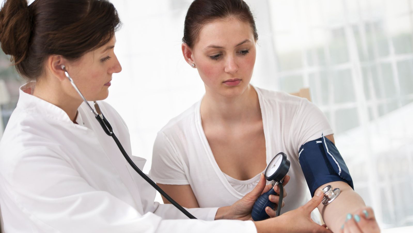 Làm thế nào để chuẩn bị trước khi đo huyết áp?
