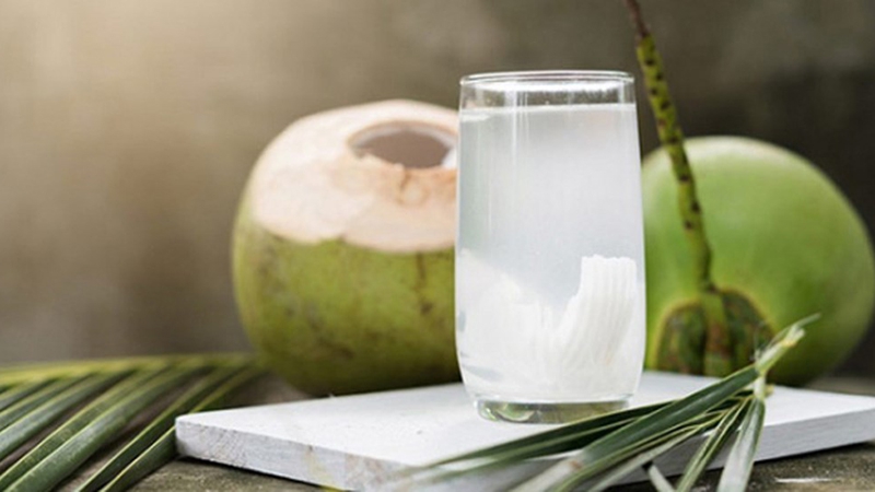 Sỏi thận có thể được giảm thiểu bằng cách uống nước dừa không?