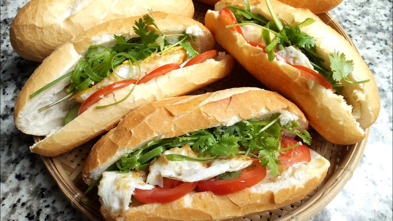 Đánh giá bánh mì 2 trứng bao nhiêu calo và những điểm nên lưu ý khi ăn