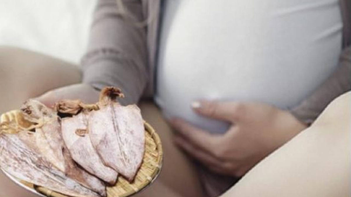 Những lưu ý nào phụ nữ mang thai cần biết khi ăn mực?
