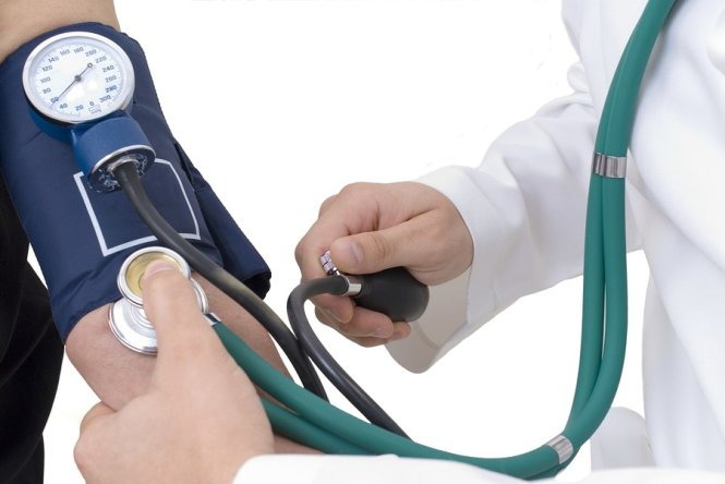 Bệnh nhân huyết áp cao có nên đi bộ không?