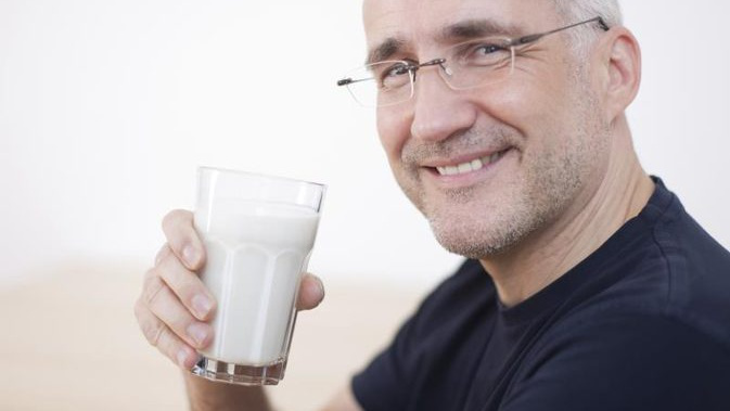 Sữa nào là tốt nhất cho người bị loãng xương?
