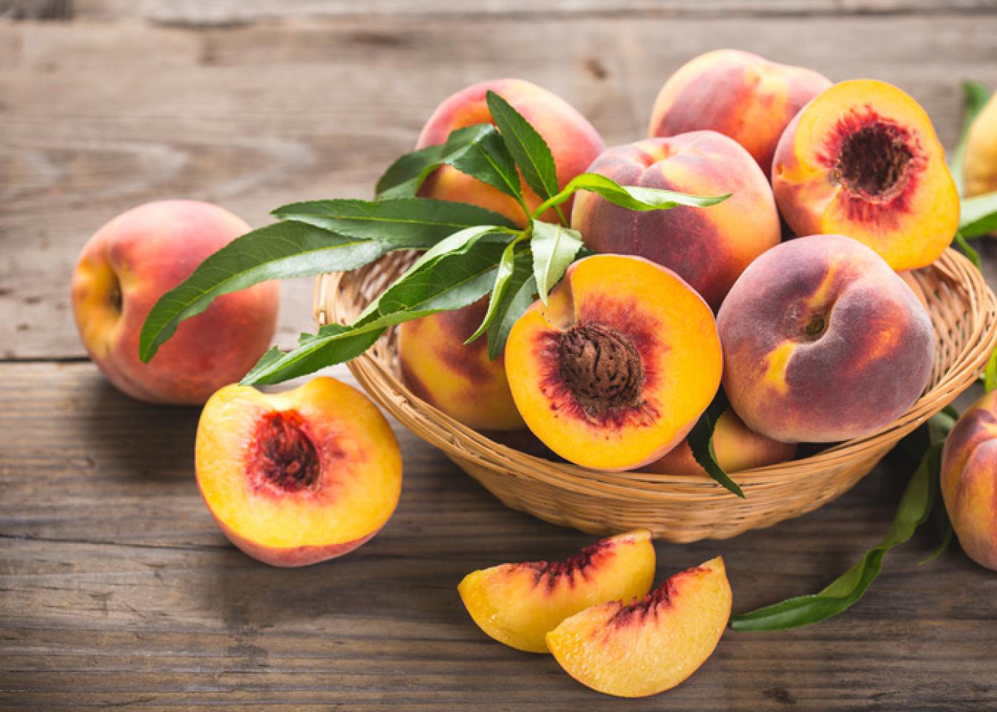 Các chất dinh dưỡng nào trong trái cây giúp giảm triệu chứng nhiệt miệng?
