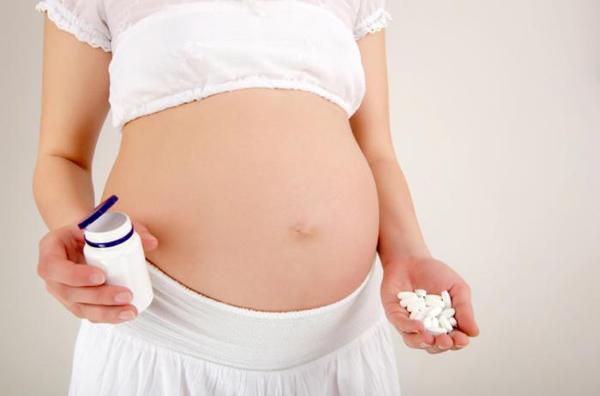 Thuốc canxi Calcium Corbiere dạng uống và Canxi Osteocare Original dạng nước có liều lượng sử dụng như thế nào cho phù hợp với bà bầu?
