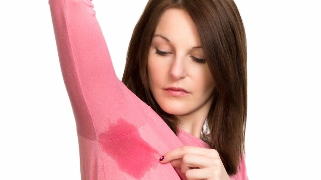 Có những cách nào để ngăn mồ hôi nách ướt áo tại nhà?
